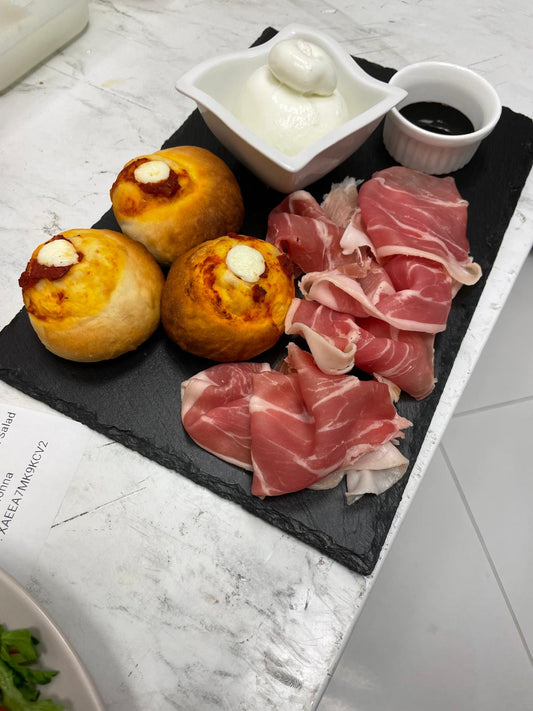 Burrata e Parma prosciutto with focaccia